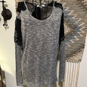 An-M Long Sleeve Top w/ Mesh & Design